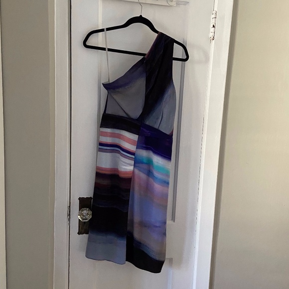 Beautiful artistic one shoulder silk dress, - Picture 2 of 3